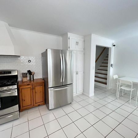 Letitia Heights !C Quiet And Modern Private Bedroom With Shared Bathroom Barrie Extérieur photo