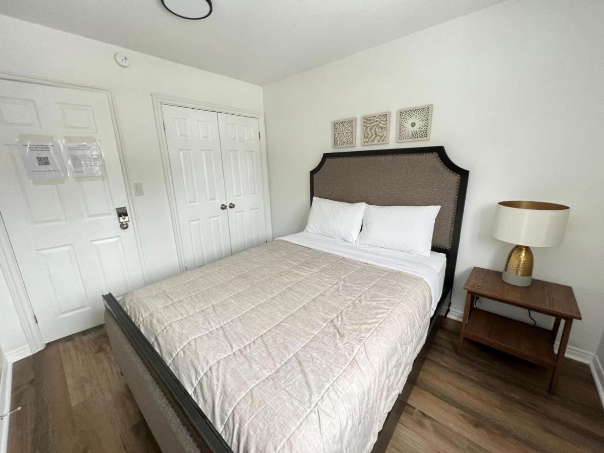Letitia Heights !C Quiet And Modern Private Bedroom With Shared Bathroom Barrie Extérieur photo