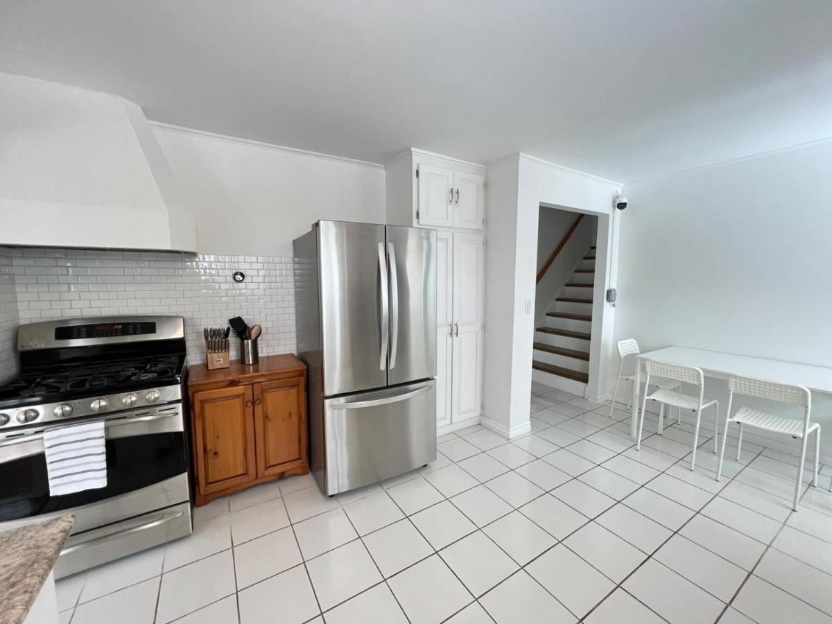 Letitia Heights !C Quiet And Modern Private Bedroom With Shared Bathroom Barrie Extérieur photo