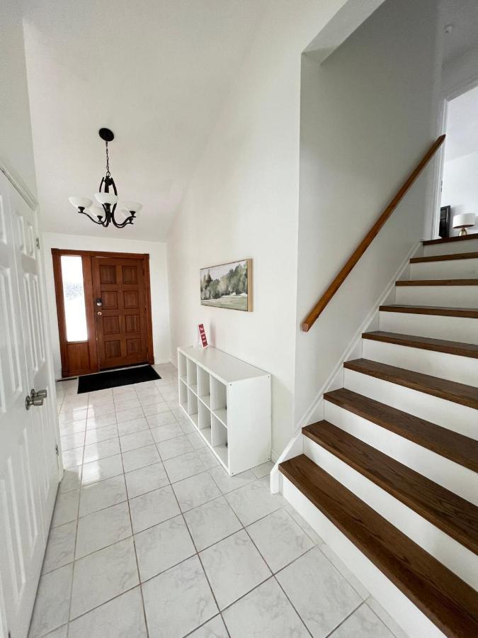 Letitia Heights !C Quiet And Modern Private Bedroom With Shared Bathroom Barrie Extérieur photo