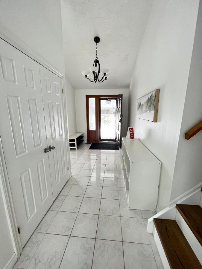 Letitia Heights !C Quiet And Modern Private Bedroom With Shared Bathroom Barrie Extérieur photo